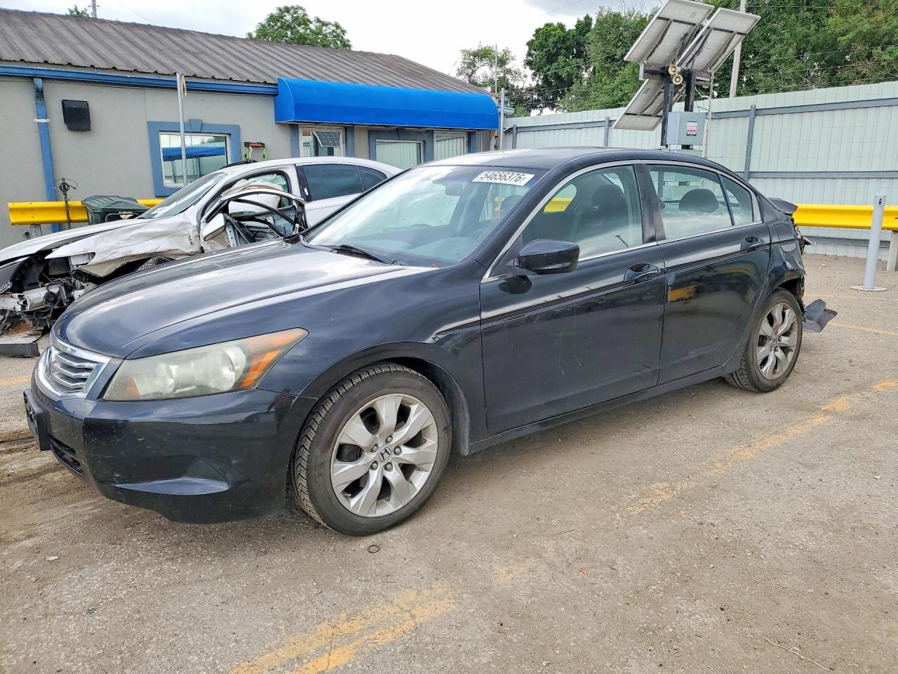 Salvage Honda Accord Image