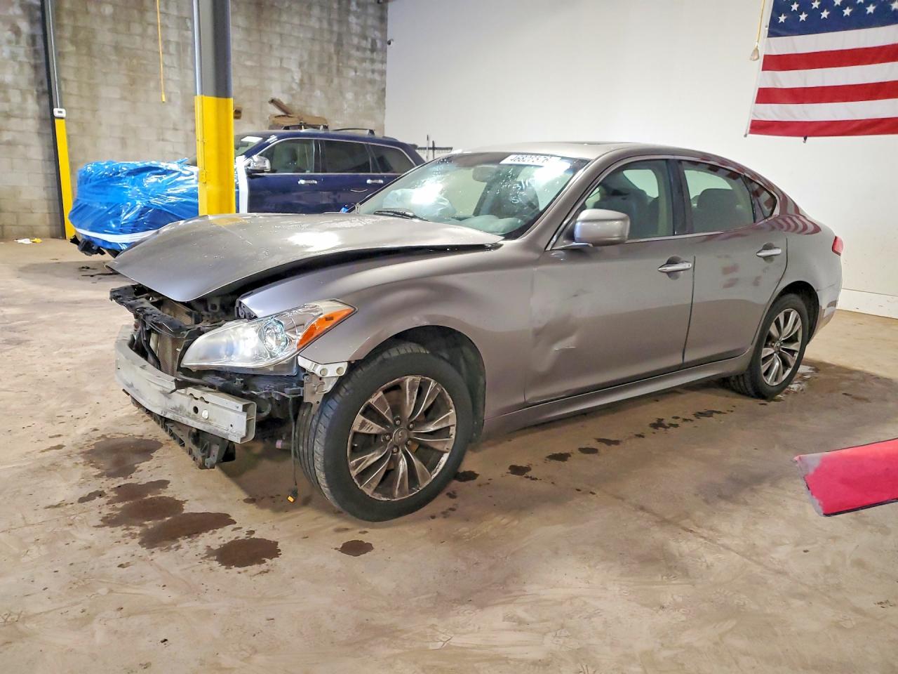 Salvage INFINITI M37 Image