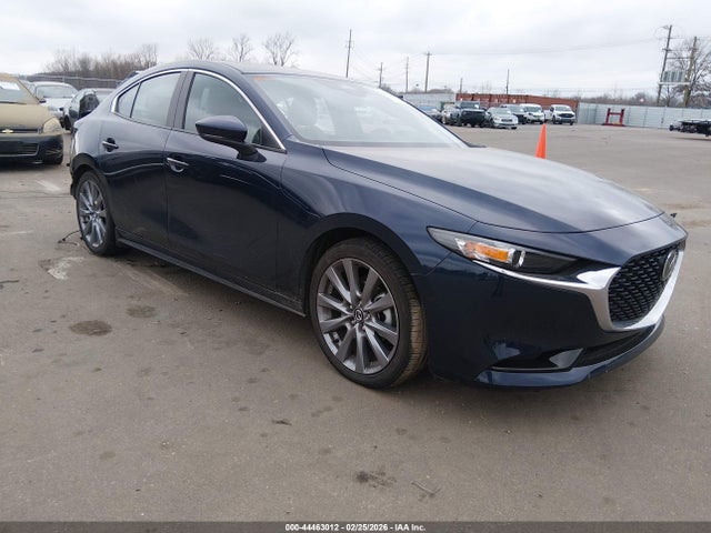 Salvage Mazda Mazda3 Image