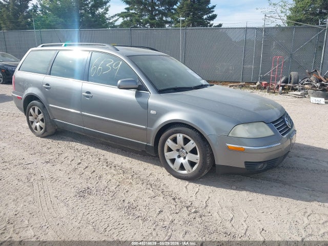 Salvage Volkswagen Passat Image